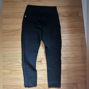 FABLETICS BLACK CAPRI LEGGINGS SIZE SMALL